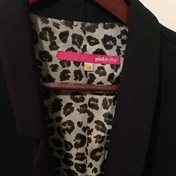 Pinkyotto Black Blazer - Picture 2 of 7